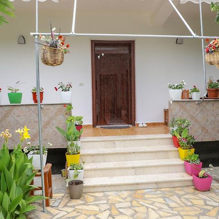 בראט Apartment Xheison מראה חיצוני תמונה