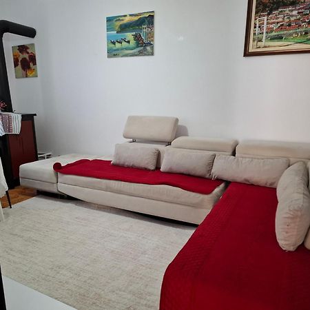בראט Apartment Xheison מראה חיצוני תמונה