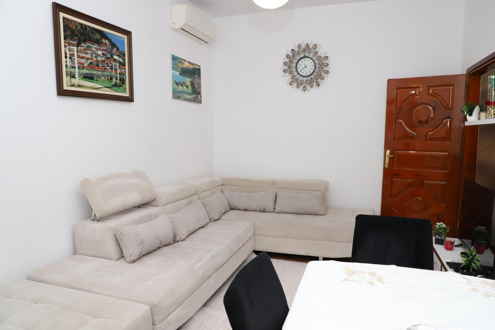 בראט Apartment Xheison מראה חיצוני תמונה