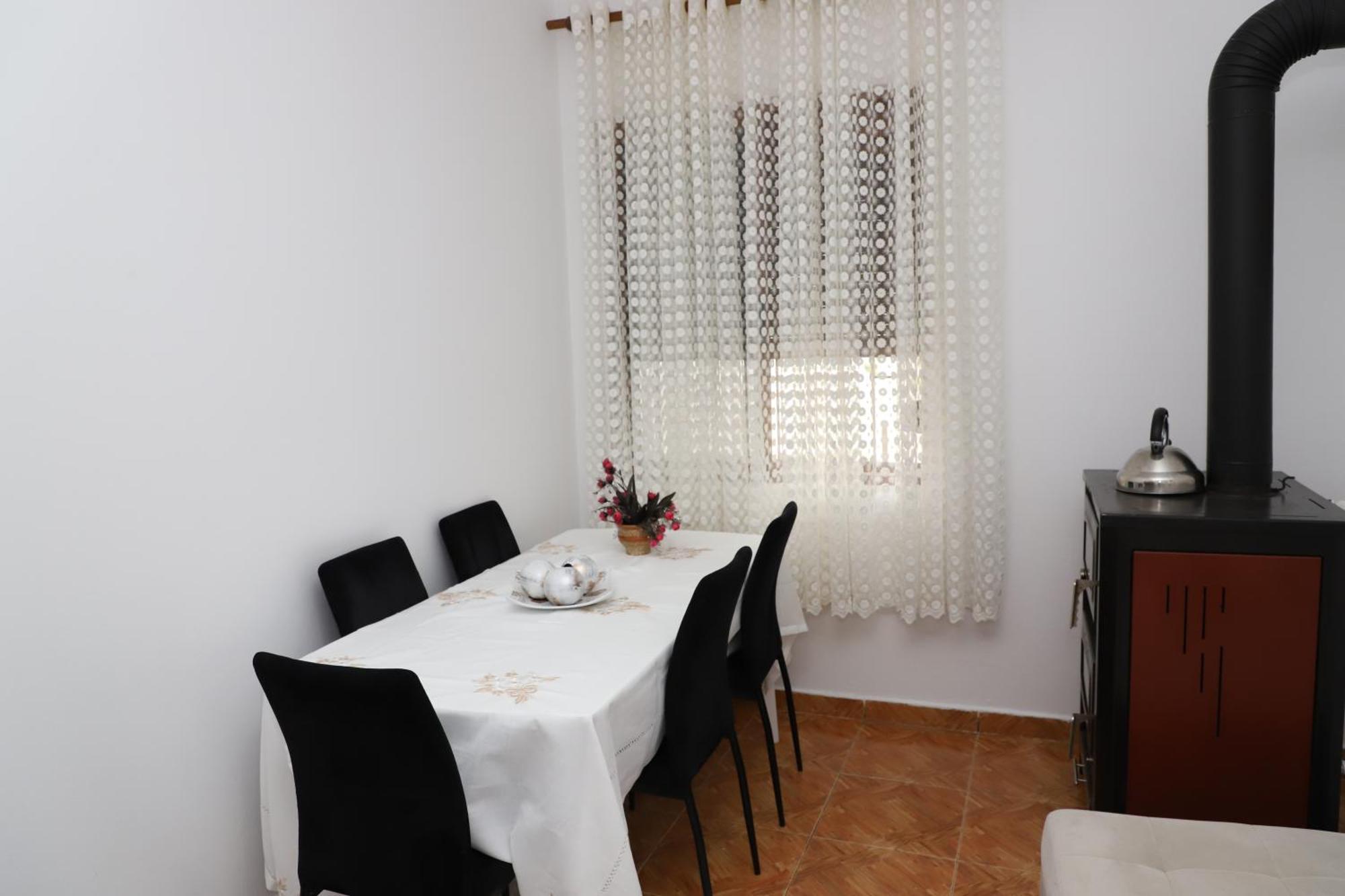 בראט Apartment Xheison מראה חיצוני תמונה