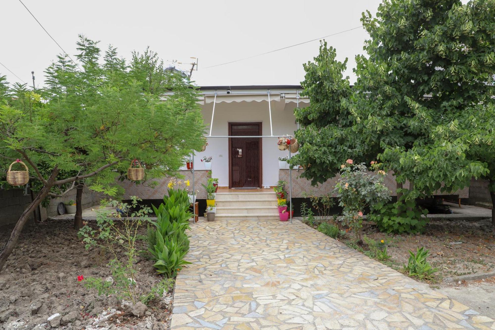 בראט Apartment Xheison מראה חיצוני תמונה